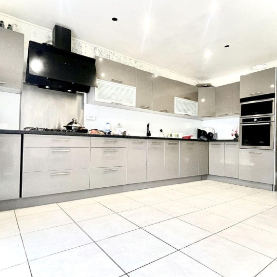  Annonces VINCENNES : Immeuble | GAGNY (93220) | 321 m2 | 0 &euro; 