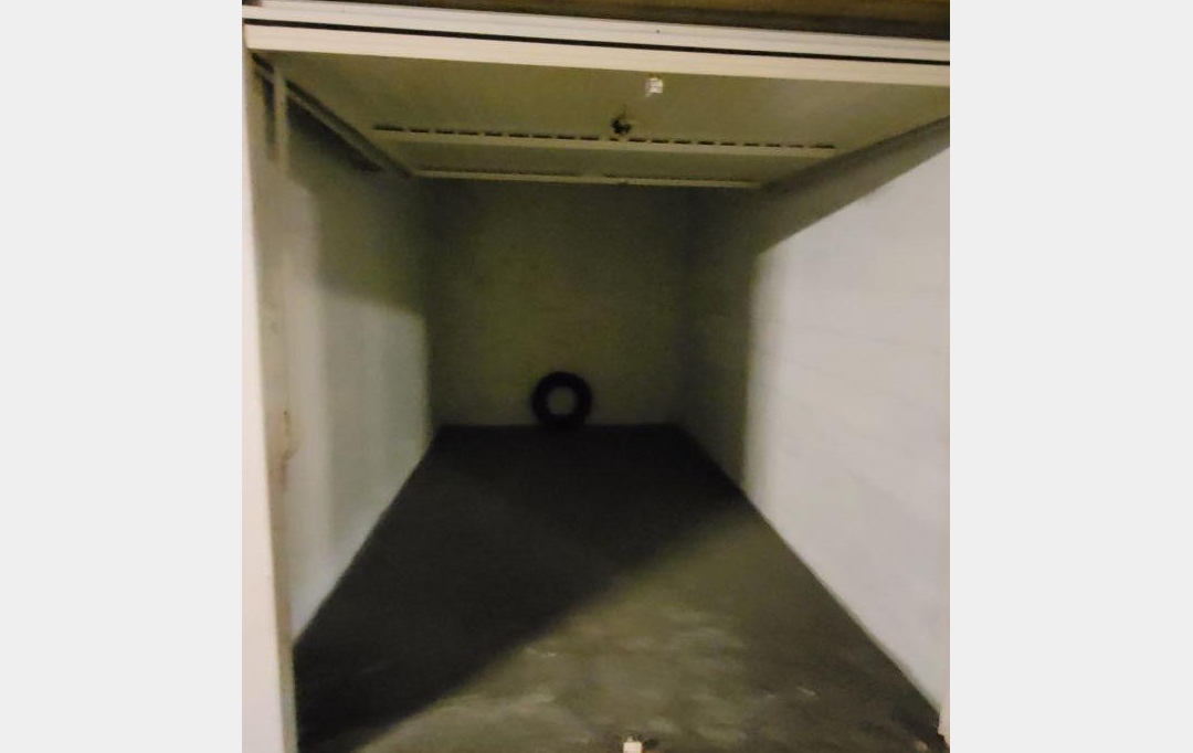 Annonces VINCENNES : Garage / Parking | PARIS (75018) | 12 m2 | 117 &euro; 