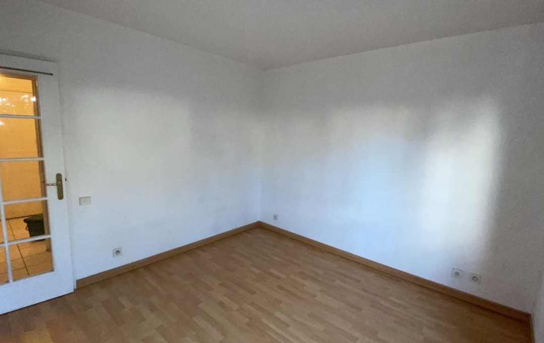 Annonces VINCENNES : Appartement | CHARENTON-LE-PONT (94220) | 20 m2 | 750 &euro; 