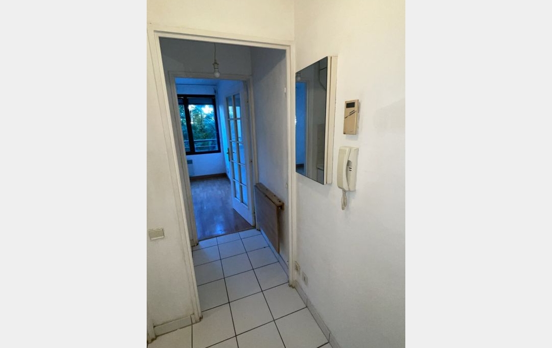 Annonces VINCENNES : Appartement | CHARENTON-LE-PONT (94220) | 20 m2 | 750 &euro; 