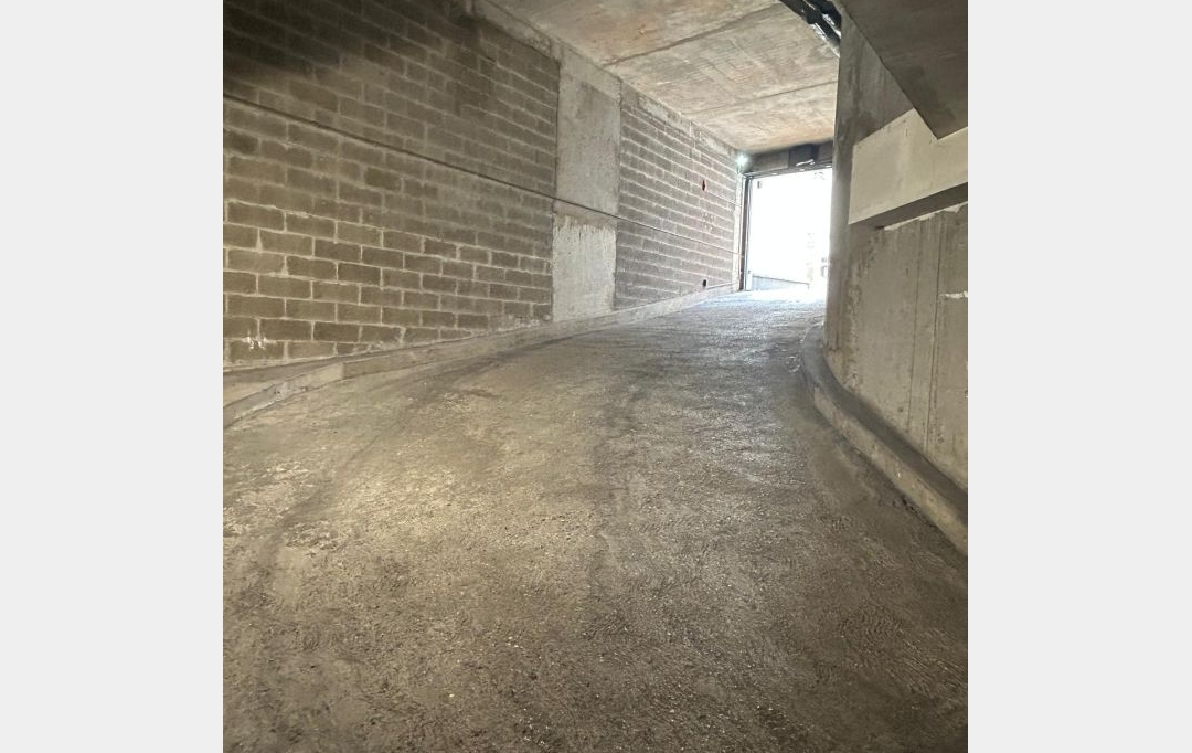 Annonces VINCENNES : Garage / Parking | PARIS (75015) | 12 m2 | 120 &euro; 