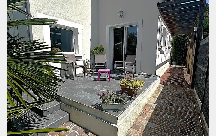 Maison   NOISEAU  150 m2 475 000 € 